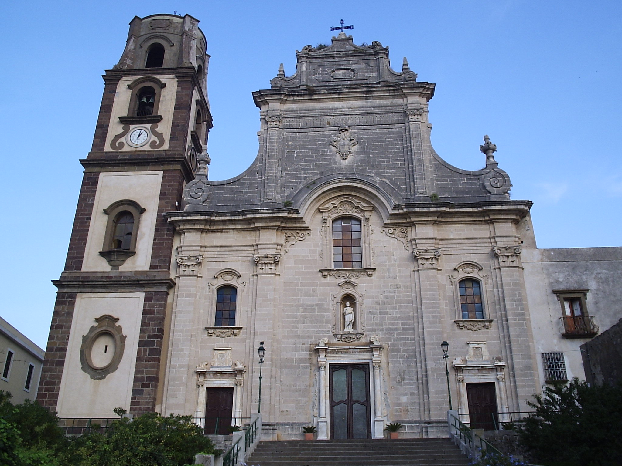 26aa 17/10/2008 Lipari. La cattedrale.