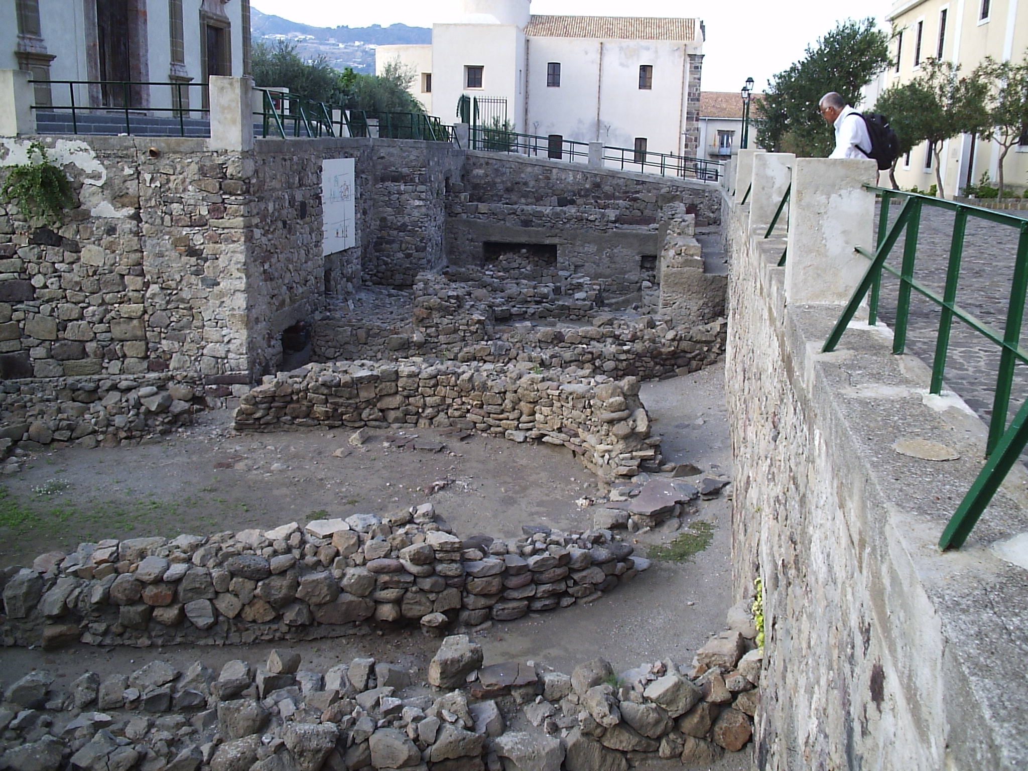27aa1 17/10/2008 Lipari. Vestigia greche e romane nella Lipari vecchia.